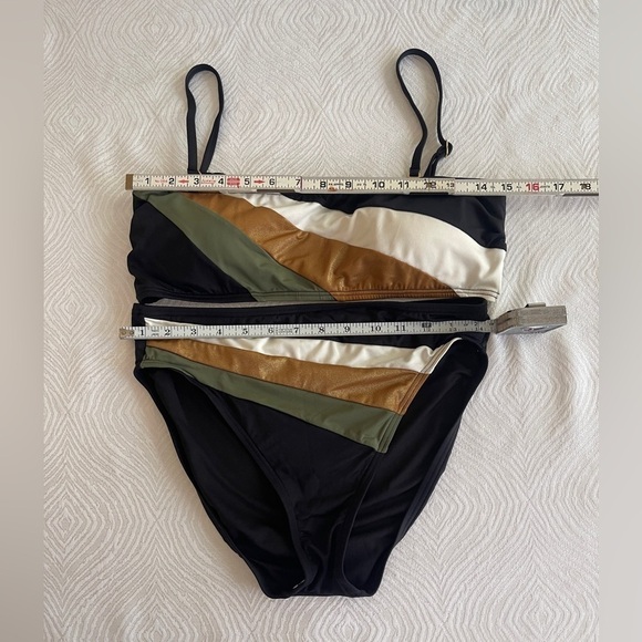 Vince Camuto Women's Colorblocked Bandeau Bikini Top & Colorblock Bikini Briefs - Picture 5 of 15